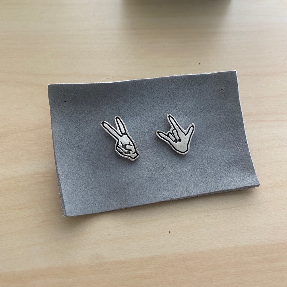 Peace & Love Sterling Silver stud earrings ✌🏽♥️